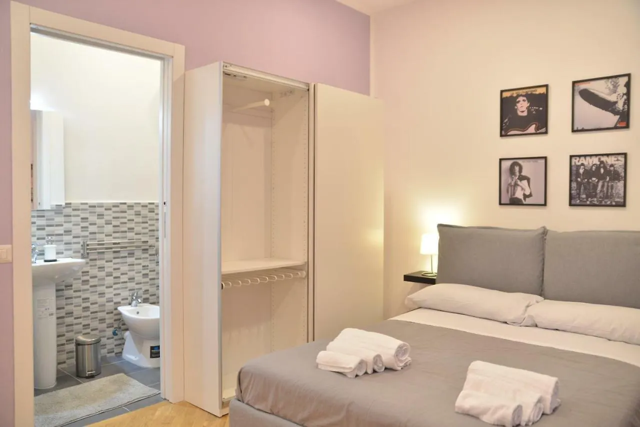 ** Guest house All You Need Is Rome Guesthouse Italy