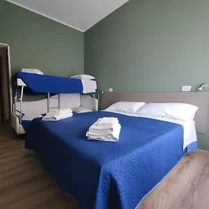 ** Hotel Montebello Italia