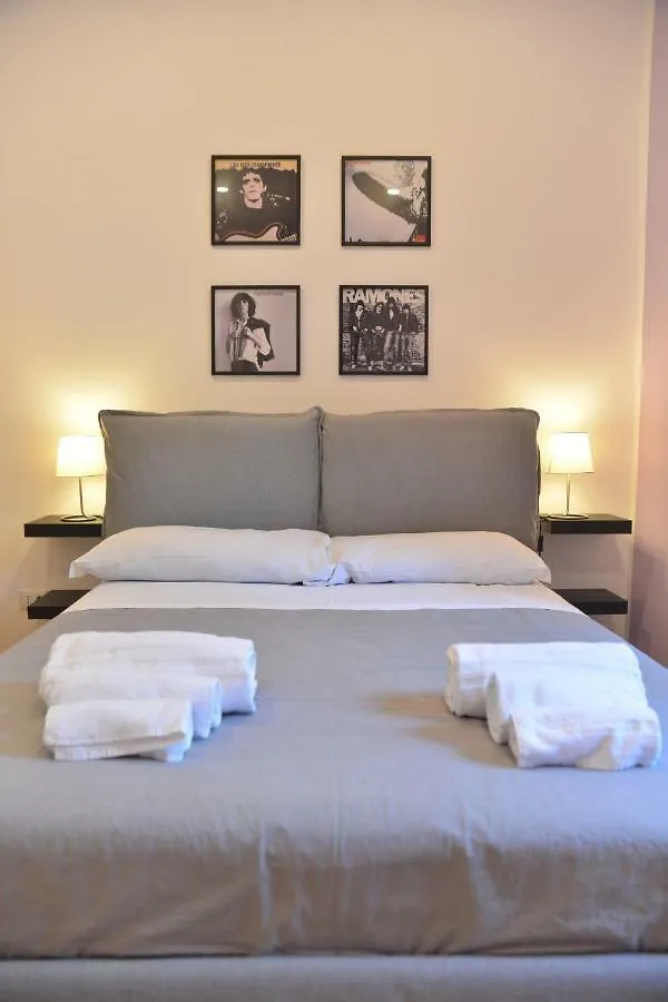 ** בית הארחה All You Need Is Rome Guesthouse איטליה
